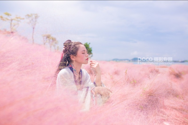 调出可爱粉色草丛女生写真照片的PS教程