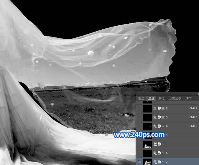 对草原透明婚纱照片抠图换背景的PS教程