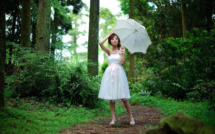 用PS打造树林中的霞光婚纱美女照片