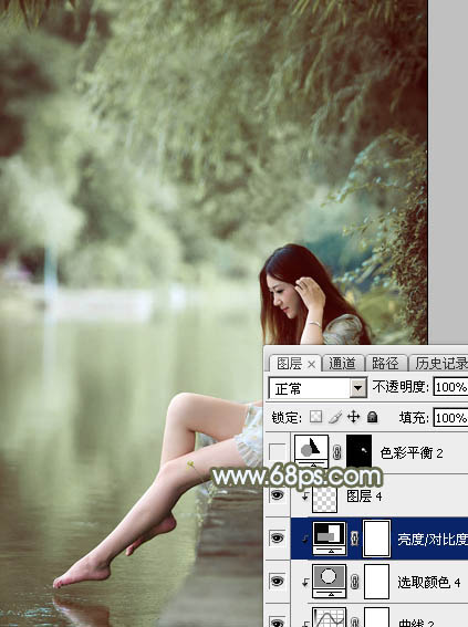 PS打造夏季深绿色的湖景美女图片