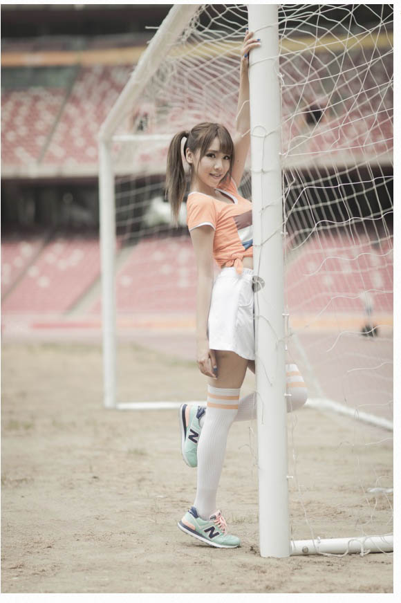用PS对足球宝贝写真照片美化调色处理