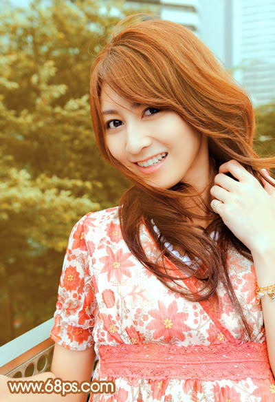 PS调出韩系风格的黄褐色甜美女生照片