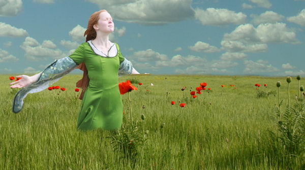 PS合成陶醉在大草原上的女孩照片