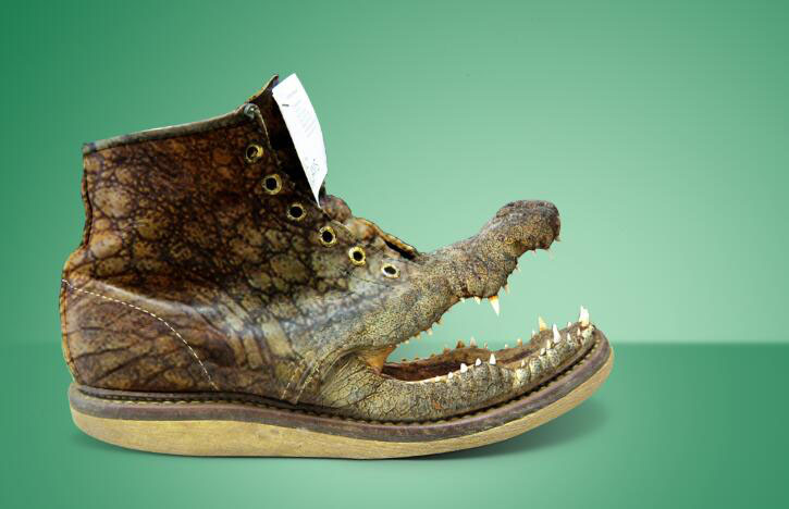 Photoshop合成张开鳄鱼嘴巴创意鞋子图片