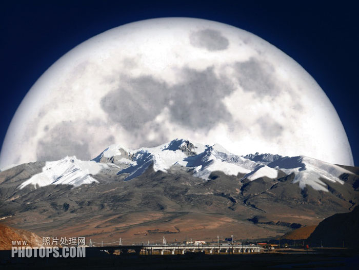 PS合成巨大月亮照耀下的唯美雪山照片