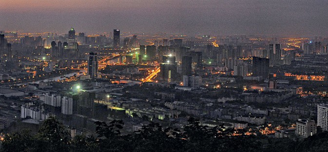 PS滤镜制作圆柱形的城市夜景图