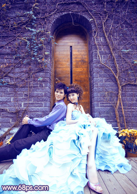 PS调制紫色古城背景的天蓝婚纱照片