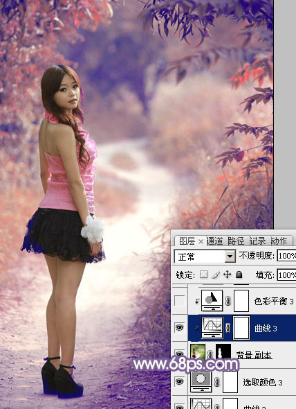 Photoshop给树林中的人物加上经典深秋红蓝色