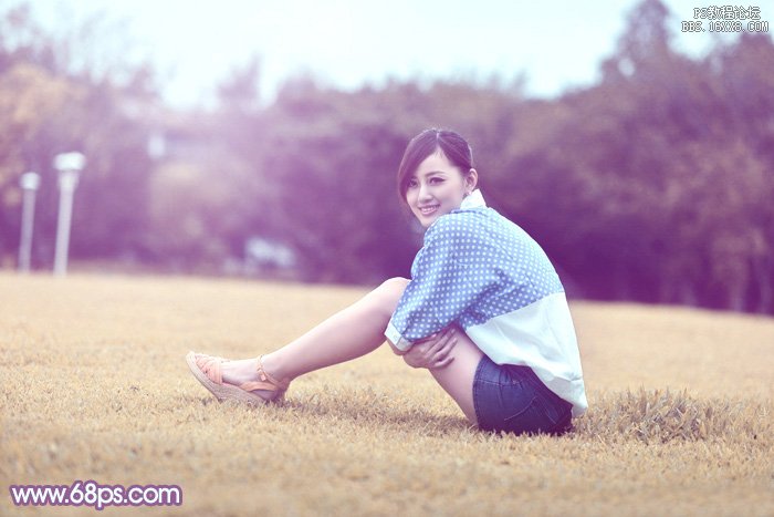 Photoshop给草地上的美女加上甜美的淡调蓝黄色