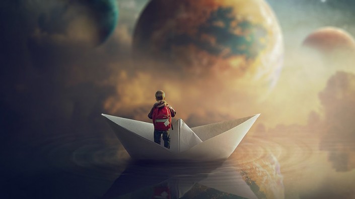 奇幻合成：在Photoshop中合成一个男孩坐在纸船上漂流的奇幻场景