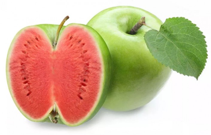 创意合成：设计一款把苹果变成“苹果西瓜”的奇幻画面