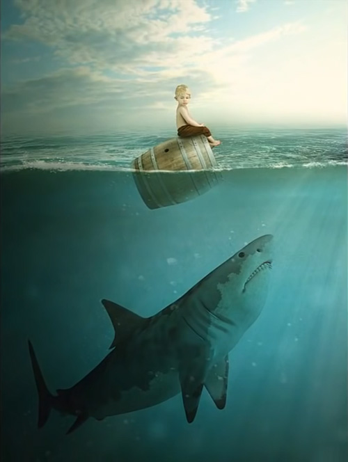 场景合成：合成在海上被鲨鱼追逐的小孩子