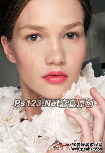 打造超白皮肤美女照片 PS美女脸部精细磨皮美容教程
