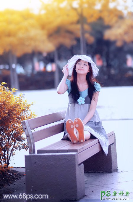 PS调色教程：给公园里小清新可爱女生照片调出清爽的秋季蓝橙色效