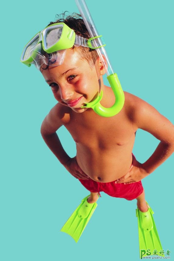 PS抠图实例教程：利用色彩范围命令抠出潜水的小男孩儿照片。