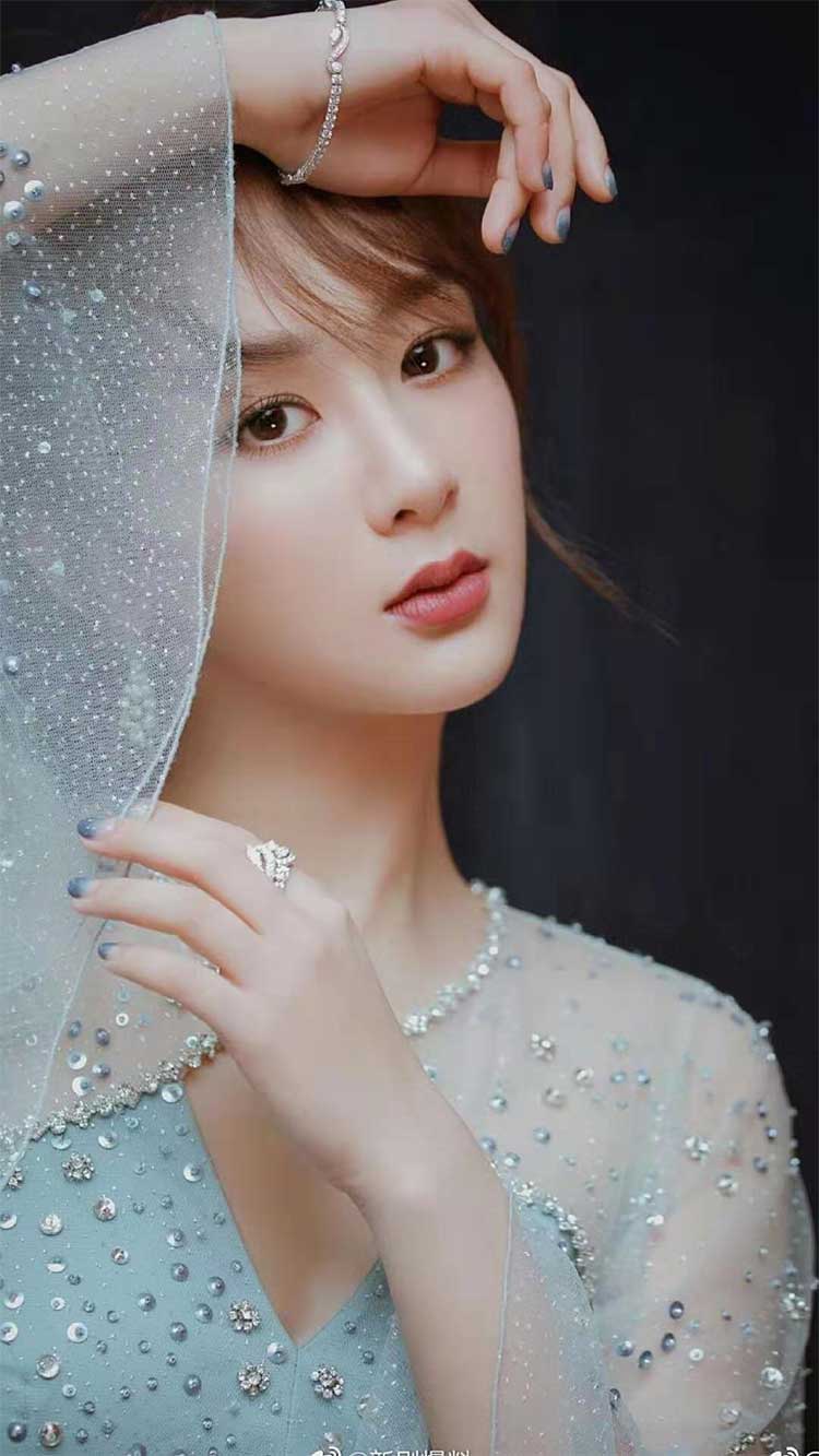 PS调色教程：给美女明星杨紫的婚纱照调出艳丽的色彩。