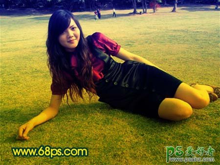 photoshop给趟在草地上的美女大姐照片调出阳光色彩