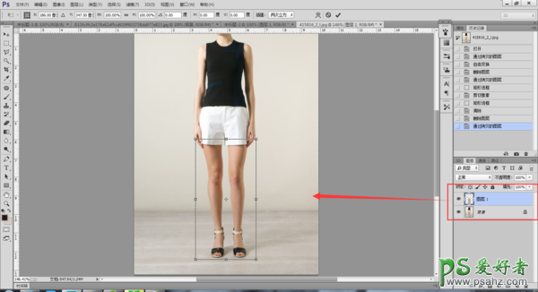 使用Photoshop将照片人物腿拉长,帮妹子P出大长腿。