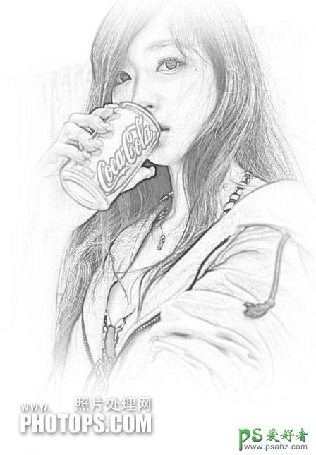 学习用PS滤镜和图层工具给喝可口可乐的女孩照片制作成黑白素描效