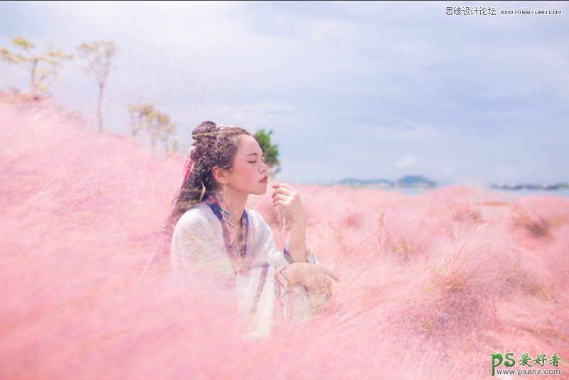 PS美女调色教程：给草丛中拍摄的古装美女艺术照调出粉色梦幻意境