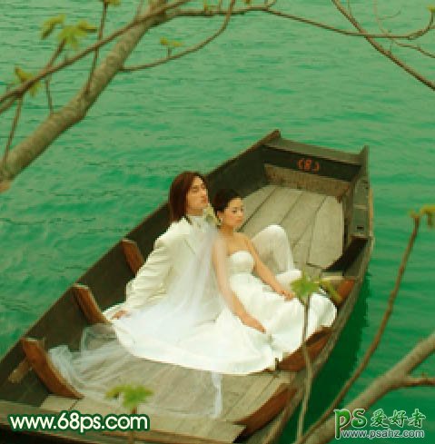 photoshop调出烂漫的春季湖水上的情侣婚纱写真照
