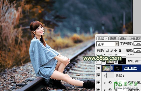 Photoshop给外景铁路上自拍的可爱女生生活照调出唯美的黄昏色彩