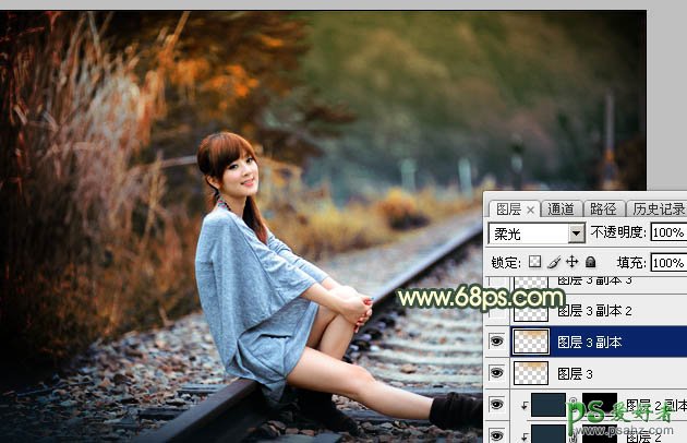 Photoshop给外景铁路上自拍的可爱女生生活照调出唯美的黄昏色彩