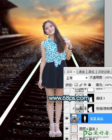 PhotoShop给铁轨中间自拍的长发美女模特图片调出唯美的黄色效果