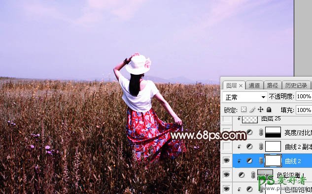 Photoshop给草场上自拍的少女艺术照调出梦幻的青红色，霞光色彩