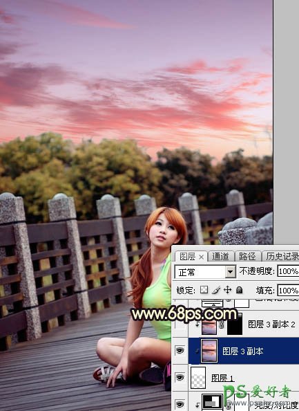 PS美女照片调色：给公园木桥上自拍的可爱女生照片调出唯美橙色