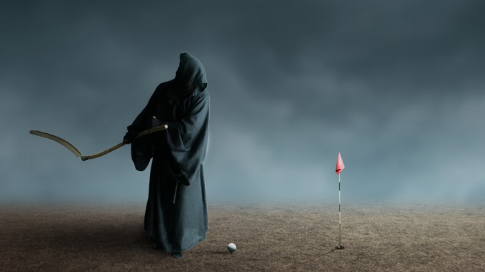 Photoshop合成一幅魔鬼法师打高尔夫的场景照片。
