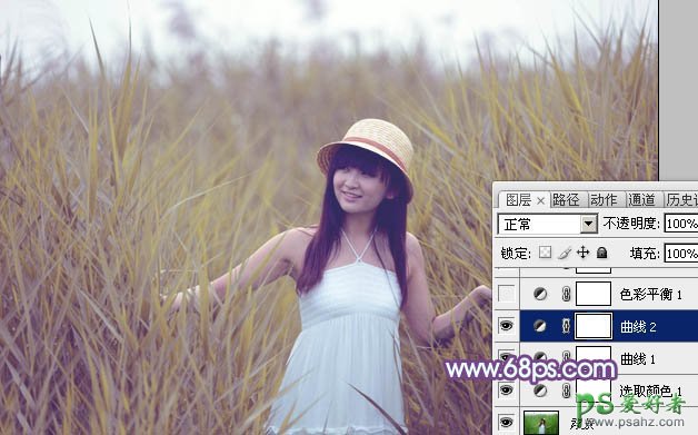 利用photoshop软件给绿色芦苇地里的可爱女孩儿调出秋景效果