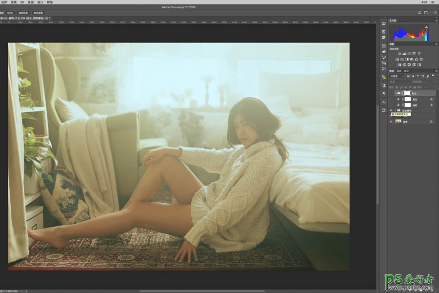 Photoshop给室内自拍的美腿玉足性感女生照片调出甜美朦胧的色彩