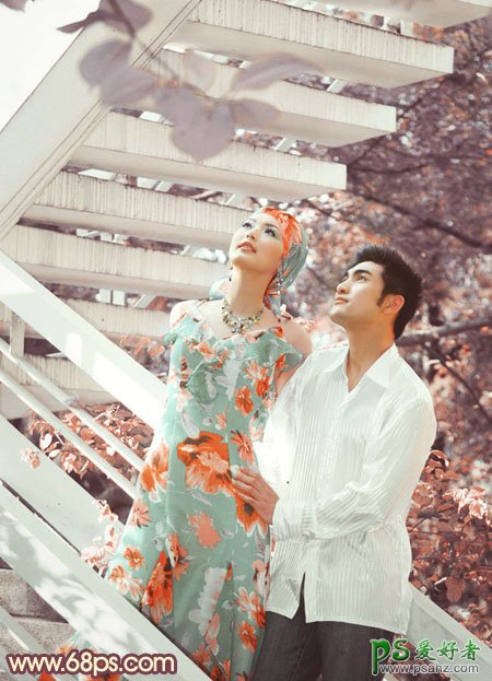 photoshop调出淡橙色效果外景情侣婚片写真照