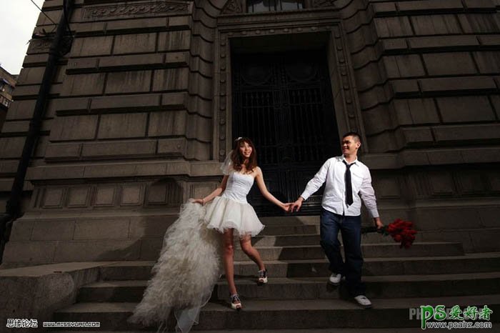 photoshop创意调出暗青色调婚片男女照片