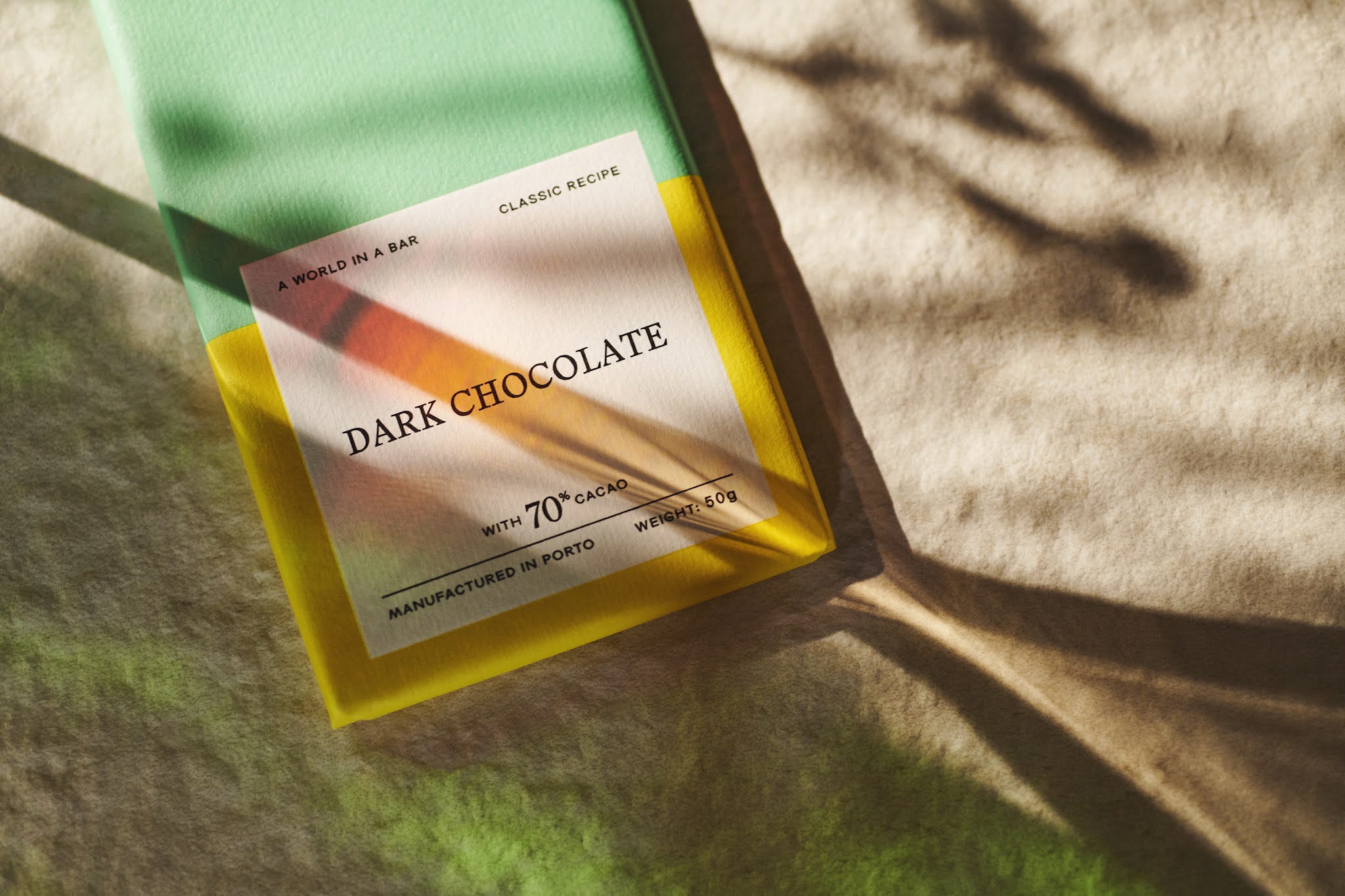 简约高级感的巧克力包装设计作品欣赏。