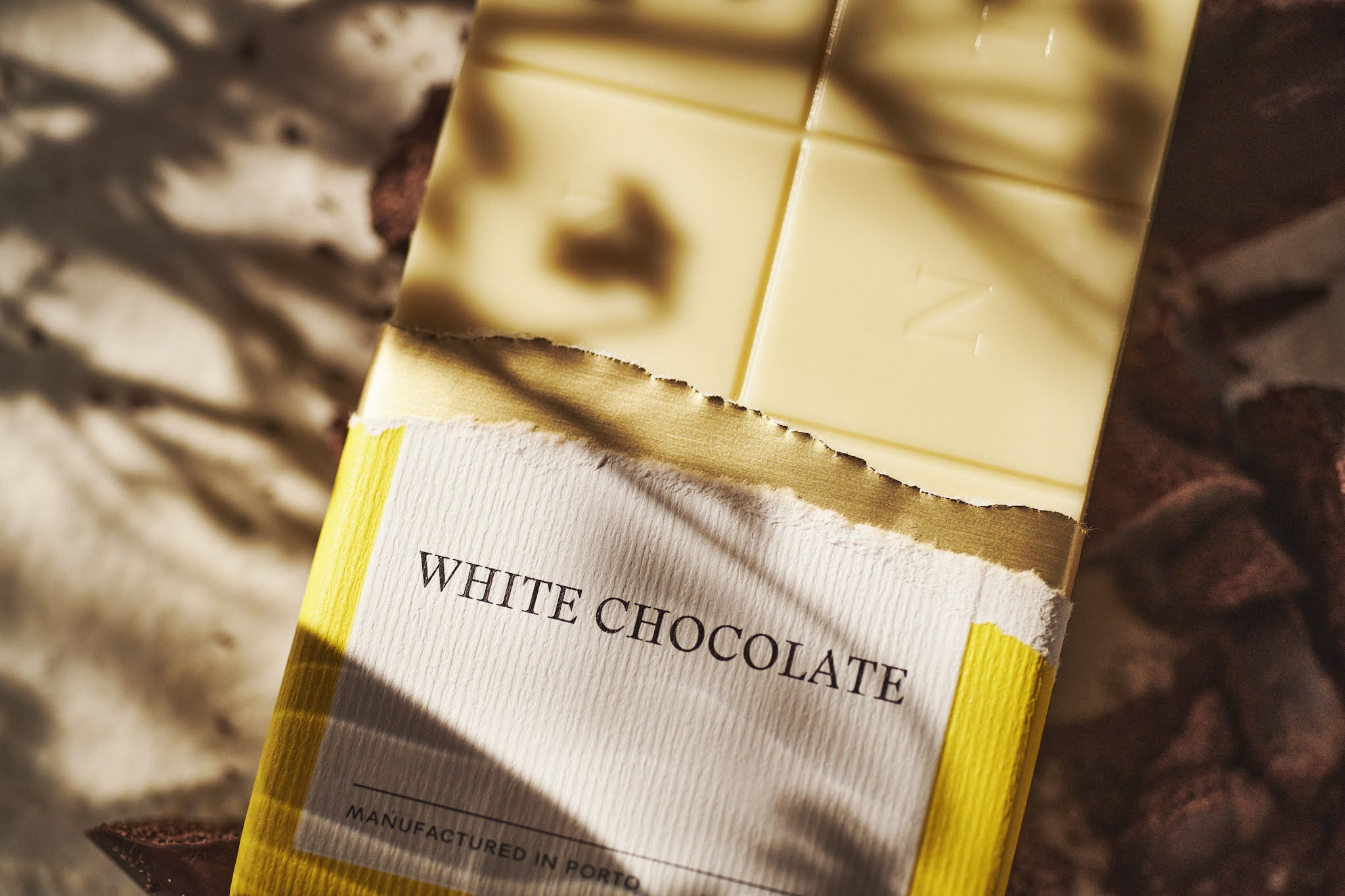 简约高级感的巧克力包装设计作品欣赏。
